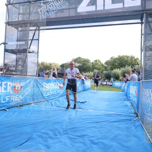 25.08.2024 - Elbe Triathlon Hamburg H.Heesch http://msf.ph/oto/6847909 25.08.2024 10:42:25 Ziel 72, 158, 274 meine-sportfotos.de