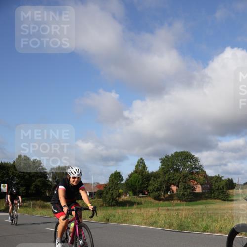 25.08.2024 - Elbe Triathlon Hamburg Fuchs,  Jonas http://msf.ph/oto/6847912 25.08.2024 09:52:36 Radfahren 389, 289, 426, 527, 309 meine-sportfotos.de