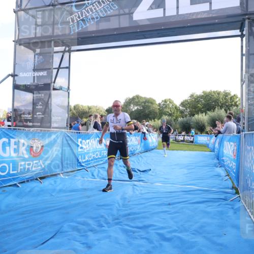 25.08.2024 - Elbe Triathlon Hamburg H.Heesch http://msf.ph/oto/6847931 25.08.2024 10:42:25 Ziel 72, 158, 274 meine-sportfotos.de