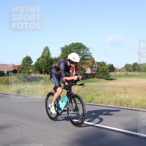 25.08.2024 - Elbe Triathlon Hamburg Fuchs,  Jonas http://msf.ph/oto/6847932 25.08.2024 09:10:12 Radfahren 95, 166, 64, 248, 60 meine-sportfotos.de