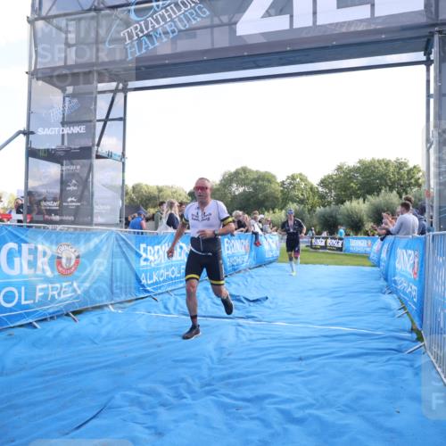 25.08.2024 - Elbe Triathlon Hamburg H.Heesch http://msf.ph/oto/6847939 25.08.2024 10:42:25 Ziel 72, 158, 274 meine-sportfotos.de