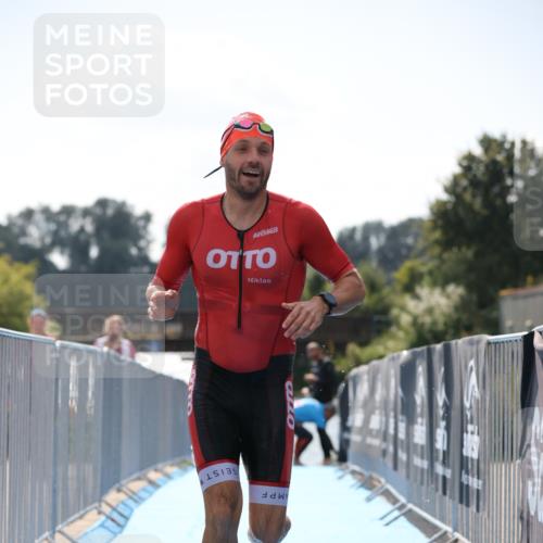 25.08.2024 - Elbe Triathlon Hamburg H.Heesch http://msf.ph/oto/6847947 25.08.2024 15:05:04 Schwimmen  meine-sportfotos.de
