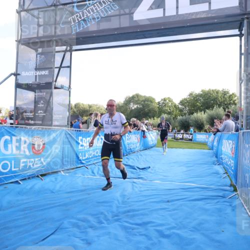 25.08.2024 - Elbe Triathlon Hamburg H.Heesch http://msf.ph/oto/6847949 25.08.2024 10:42:25 Ziel 72, 158, 274 meine-sportfotos.de
