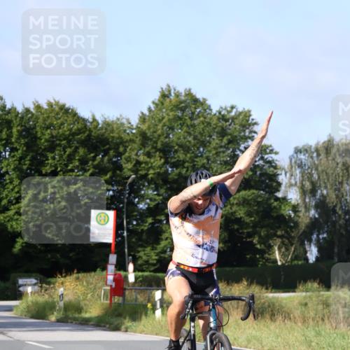 25.08.2024 - Elbe Triathlon Hamburg Fuchs,  Jonas http://msf.ph/oto/6847954 25.08.2024 09:52:39 Radfahren 289, 426, 527, 309 meine-sportfotos.de