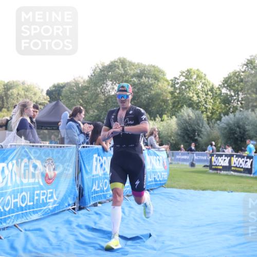 25.08.2024 - Elbe Triathlon Hamburg H.Heesch http://msf.ph/oto/6847968 25.08.2024 10:42:26 Ziel 72, 158, 274 meine-sportfotos.de