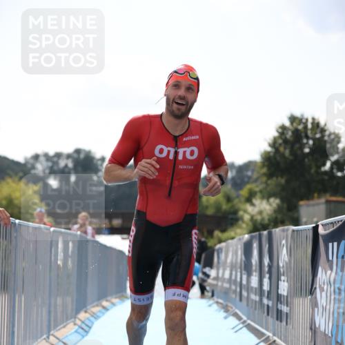 25.08.2024 - Elbe Triathlon Hamburg H.Heesch http://msf.ph/oto/6847970 25.08.2024 15:05:04 Schwimmen  meine-sportfotos.de