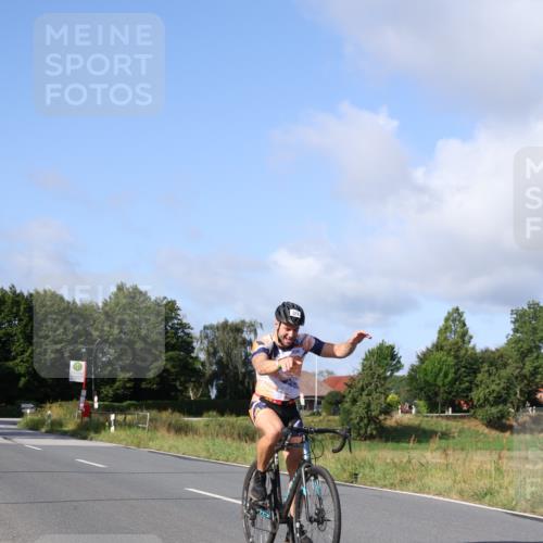 25.08.2024 - Elbe Triathlon Hamburg Fuchs,  Jonas http://msf.ph/oto/6847972 25.08.2024 09:52:40 Radfahren 426, 527, 309, 255 meine-sportfotos.de