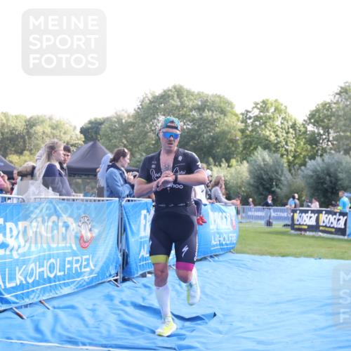 25.08.2024 - Elbe Triathlon Hamburg H.Heesch http://msf.ph/oto/6847983 25.08.2024 10:42:26 Ziel 72, 158, 274 meine-sportfotos.de