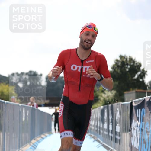 25.08.2024 - Elbe Triathlon Hamburg H.Heesch http://msf.ph/oto/6847994 25.08.2024 15:05:05 Schwimmen  meine-sportfotos.de