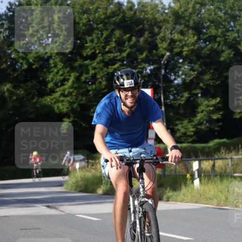 25.08.2024 - Elbe Triathlon Hamburg Fuchs,  Jonas http://msf.ph/oto/6848006 25.08.2024 09:52:46 Radfahren 255 meine-sportfotos.de