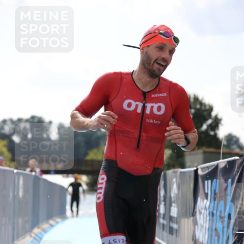 25.08.2024 - Elbe Triathlon Hamburg H.Heesch http://msf.ph/oto/6848011 25.08.2024 15:05:05 Schwimmen  meine-sportfotos.de