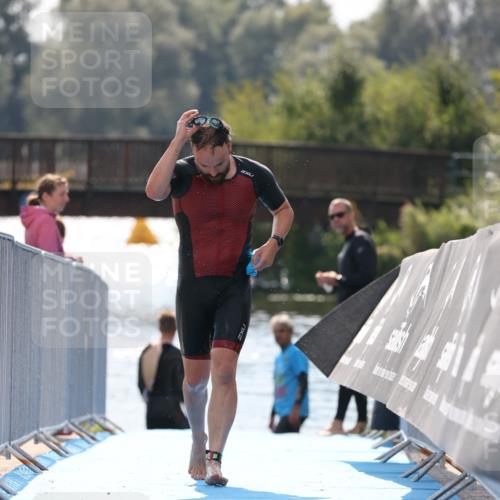 25.08.2024 - Elbe Triathlon Hamburg H.Heesch http://msf.ph/oto/6848013 25.08.2024 15:08:39 Schwimmen  meine-sportfotos.de