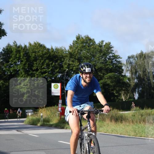 25.08.2024 - Elbe Triathlon Hamburg Fuchs,  Jonas http://msf.ph/oto/6848017 25.08.2024 09:52:47 Radfahren 255 meine-sportfotos.de