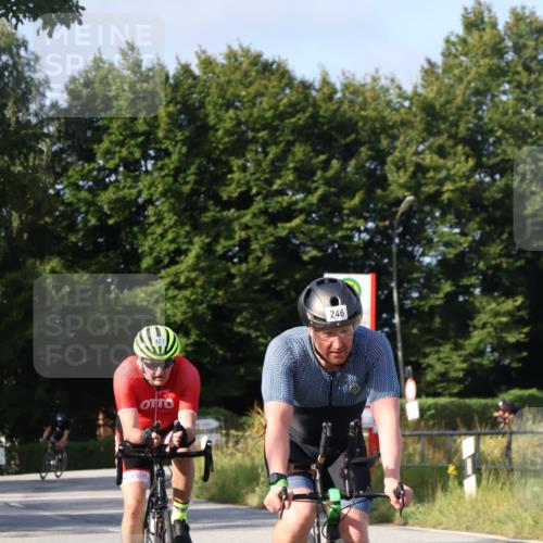 25.08.2024 - Elbe Triathlon Hamburg Fuchs,  Jonas http://msf.ph/oto/6848048 25.08.2024 09:52:54 Radfahren 246, 427, 347 meine-sportfotos.de