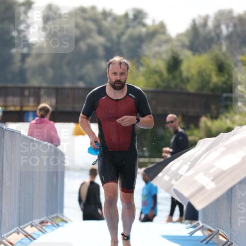 25.08.2024 - Elbe Triathlon Hamburg H.Heesch http://msf.ph/oto/6848052 25.08.2024 15:08:40 Schwimmen  meine-sportfotos.de