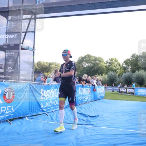 25.08.2024 - Elbe Triathlon Hamburg H.Heesch http://msf.ph/oto/6848058 25.08.2024 10:42:27 Ziel 72, 158, 274 meine-sportfotos.de