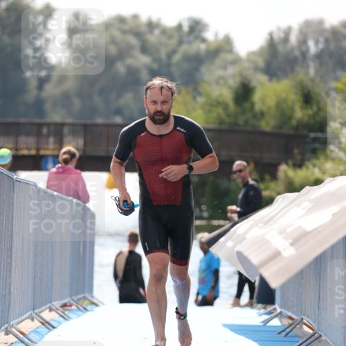25.08.2024 - Elbe Triathlon Hamburg H.Heesch http://msf.ph/oto/6848060 25.08.2024 15:08:40 Schwimmen  meine-sportfotos.de