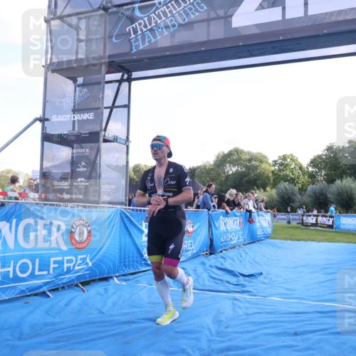 25.08.2024 - Elbe Triathlon Hamburg H.Heesch http://msf.ph/oto/6848081 25.08.2024 10:42:27 Ziel 72, 158, 274 meine-sportfotos.de