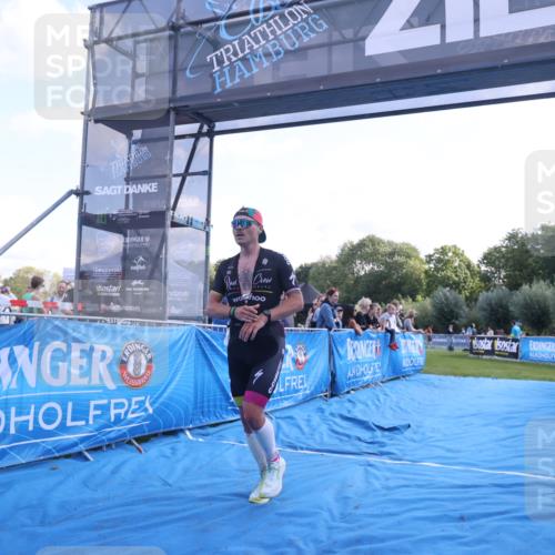 25.08.2024 - Elbe Triathlon Hamburg H.Heesch http://msf.ph/oto/6848086 25.08.2024 10:42:27 Ziel 72, 158, 274 meine-sportfotos.de