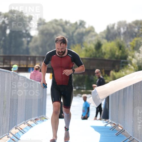 25.08.2024 - Elbe Triathlon Hamburg H.Heesch http://msf.ph/oto/6848088 25.08.2024 15:08:41 Schwimmen  meine-sportfotos.de