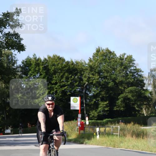 25.08.2024 - Elbe Triathlon Hamburg Fuchs,  Jonas http://msf.ph/oto/6848099 25.08.2024 09:53:01 Radfahren 427, 347, 519, 310, 403 meine-sportfotos.de