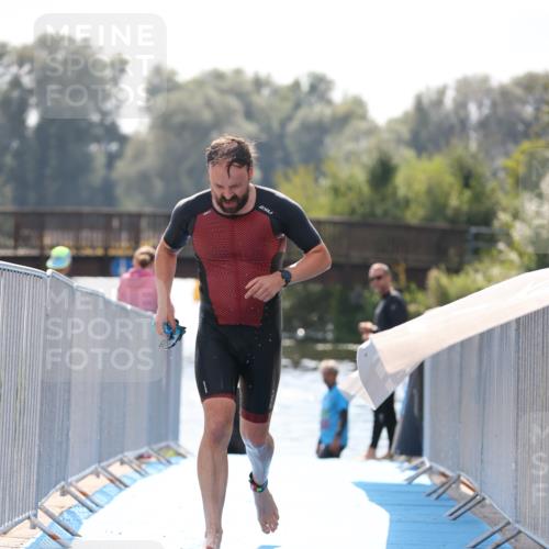 25.08.2024 - Elbe Triathlon Hamburg H.Heesch http://msf.ph/oto/6848105 25.08.2024 15:08:41 Schwimmen  meine-sportfotos.de