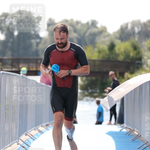 25.08.2024 - Elbe Triathlon Hamburg H.Heesch http://msf.ph/oto/6848108 25.08.2024 15:08:41 Schwimmen  meine-sportfotos.de
