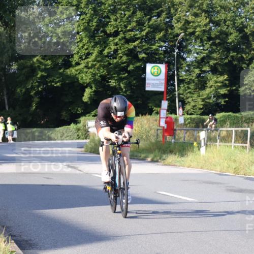 25.08.2024 - Elbe Triathlon Hamburg Fuchs,  Jonas http://msf.ph/oto/6848110 25.08.2024 09:10:34 Radfahren 94, 222 meine-sportfotos.de