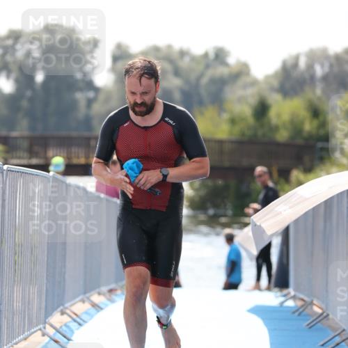 25.08.2024 - Elbe Triathlon Hamburg H.Heesch http://msf.ph/oto/6848113 25.08.2024 15:08:41 Schwimmen  meine-sportfotos.de