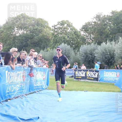 25.08.2024 - Elbe Triathlon Hamburg H.Heesch http://msf.ph/oto/6848116 25.08.2024 10:42:37 Ziel 330 meine-sportfotos.de