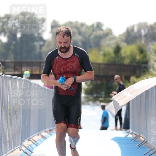 25.08.2024 - Elbe Triathlon Hamburg H.Heesch http://msf.ph/oto/6848119 25.08.2024 15:08:41 Schwimmen  meine-sportfotos.de