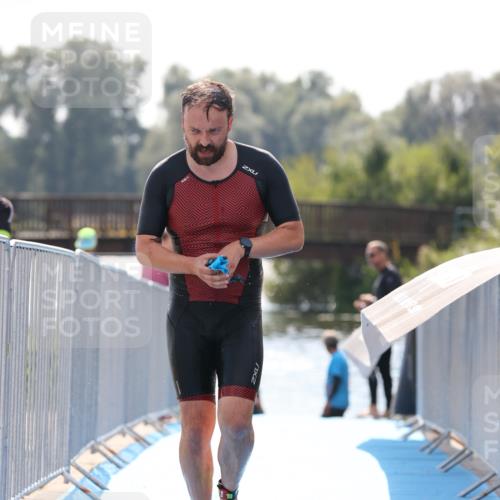 25.08.2024 - Elbe Triathlon Hamburg H.Heesch http://msf.ph/oto/6848124 25.08.2024 15:08:41 Schwimmen  meine-sportfotos.de