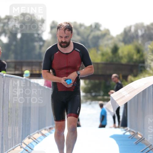 25.08.2024 - Elbe Triathlon Hamburg H.Heesch http://msf.ph/oto/6848130 25.08.2024 15:08:42 Schwimmen  meine-sportfotos.de