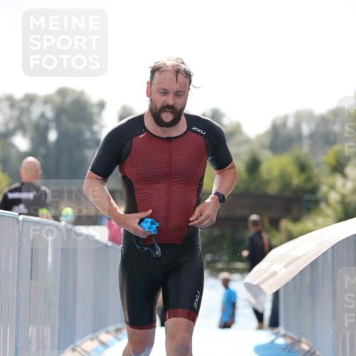 25.08.2024 - Elbe Triathlon Hamburg H.Heesch http://msf.ph/oto/6848147 25.08.2024 15:08:42 Schwimmen  meine-sportfotos.de