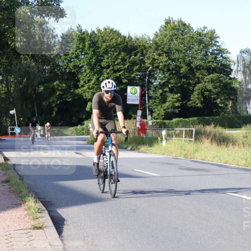 25.08.2024 - Elbe Triathlon Hamburg Fuchs,  Jonas http://msf.ph/oto/6848148 25.08.2024 09:10:38 Radfahren 94, 222, 309, 122 meine-sportfotos.de