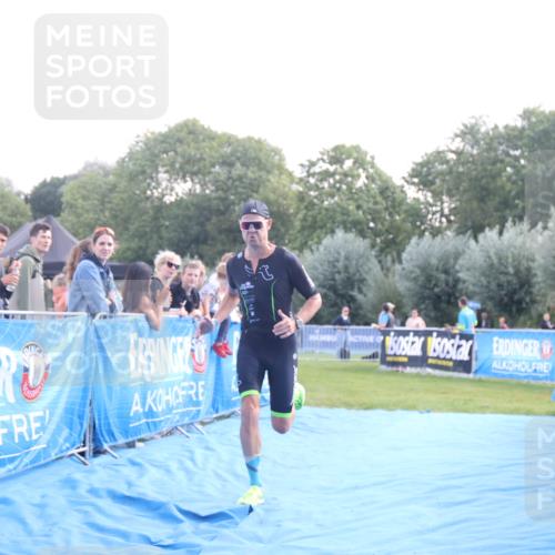 25.08.2024 - Elbe Triathlon Hamburg H.Heesch http://msf.ph/oto/6848159 25.08.2024 10:42:38 Ziel 330 meine-sportfotos.de