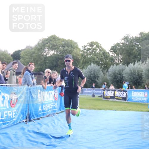 25.08.2024 - Elbe Triathlon Hamburg H.Heesch http://msf.ph/oto/6848164 25.08.2024 10:42:38 Ziel 330 meine-sportfotos.de