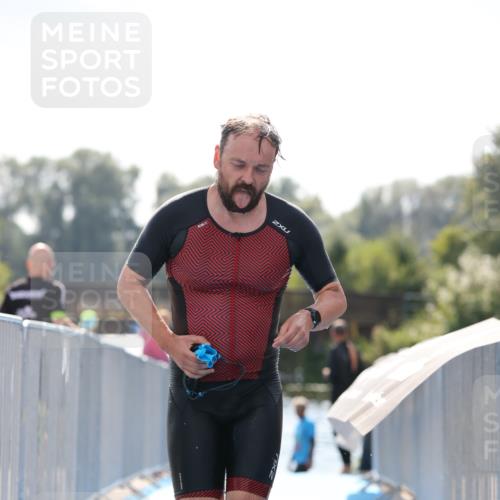 25.08.2024 - Elbe Triathlon Hamburg H.Heesch http://msf.ph/oto/6848172 25.08.2024 15:08:42 Schwimmen  meine-sportfotos.de
