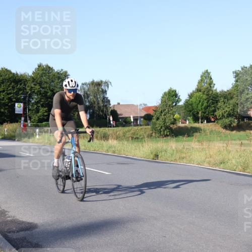 25.08.2024 - Elbe Triathlon Hamburg Fuchs,  Jonas http://msf.ph/oto/6848177 25.08.2024 09:10:39 Radfahren 94, 222, 309, 122 meine-sportfotos.de