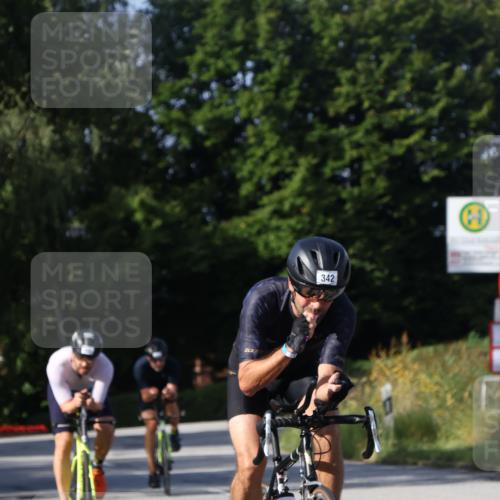 25.08.2024 - Elbe Triathlon Hamburg Fuchs,  Jonas http://msf.ph/oto/6848182 25.08.2024 09:53:08 Radfahren 310, 403, 342, 404, 465, 123 meine-sportfotos.de
