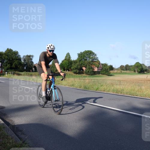 25.08.2024 - Elbe Triathlon Hamburg Fuchs,  Jonas http://msf.ph/oto/6848190 25.08.2024 09:10:39 Radfahren 94, 222, 309, 122 meine-sportfotos.de