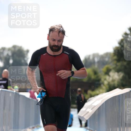 25.08.2024 - Elbe Triathlon Hamburg H.Heesch http://msf.ph/oto/6848191 25.08.2024 15:08:43 Schwimmen  meine-sportfotos.de