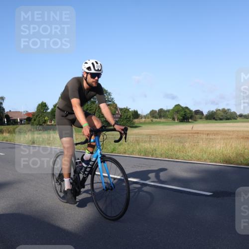 25.08.2024 - Elbe Triathlon Hamburg Fuchs,  Jonas http://msf.ph/oto/6848197 25.08.2024 09:10:40 Radfahren 94, 222, 309, 122, 74 meine-sportfotos.de