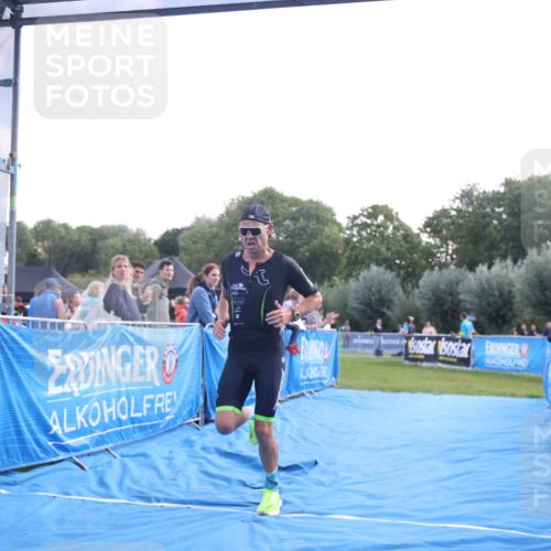 25.08.2024 - Elbe Triathlon Hamburg H.Heesch http://msf.ph/oto/6848202 25.08.2024 10:42:38 Ziel 330 meine-sportfotos.de