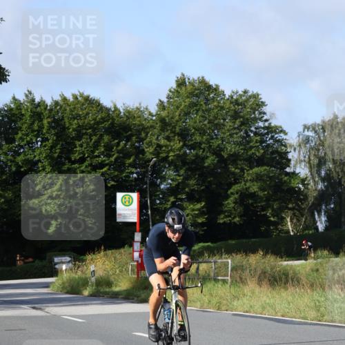25.08.2024 - Elbe Triathlon Hamburg Fuchs,  Jonas http://msf.ph/oto/6848235 25.08.2024 09:53:10 Radfahren 403, 342, 404, 465, 123, 479 meine-sportfotos.de