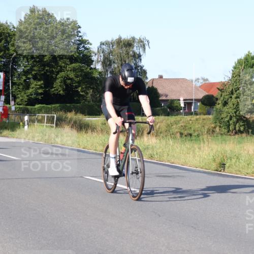 25.08.2024 - Elbe Triathlon Hamburg Fuchs,  Jonas http://msf.ph/oto/6848255 25.08.2024 09:10:43 Radfahren 222, 309, 122, 74, 230 meine-sportfotos.de