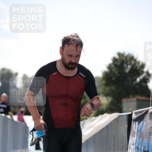 25.08.2024 - Elbe Triathlon Hamburg H.Heesch http://msf.ph/oto/6848262 25.08.2024 15:08:43 Schwimmen  meine-sportfotos.de