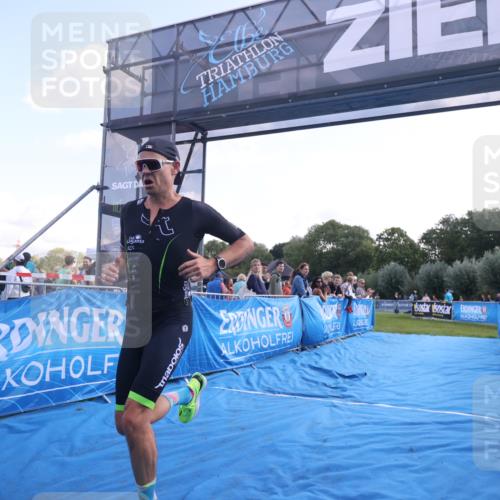 25.08.2024 - Elbe Triathlon Hamburg H.Heesch http://msf.ph/oto/6848275 25.08.2024 10:42:39 Ziel 330 meine-sportfotos.de