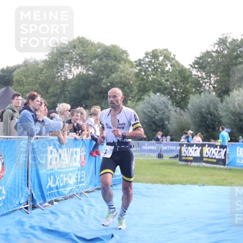 25.08.2024 - Elbe Triathlon Hamburg H.Heesch http://msf.ph/oto/6848281 25.08.2024 10:43:04 Ziel 73 meine-sportfotos.de