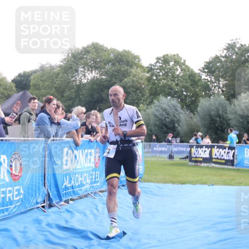 25.08.2024 - Elbe Triathlon Hamburg H.Heesch http://msf.ph/oto/6848301 25.08.2024 10:43:04 Ziel 73 meine-sportfotos.de